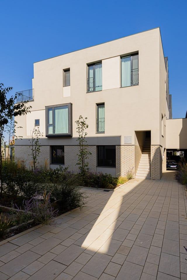 Studio Avalon Estate
